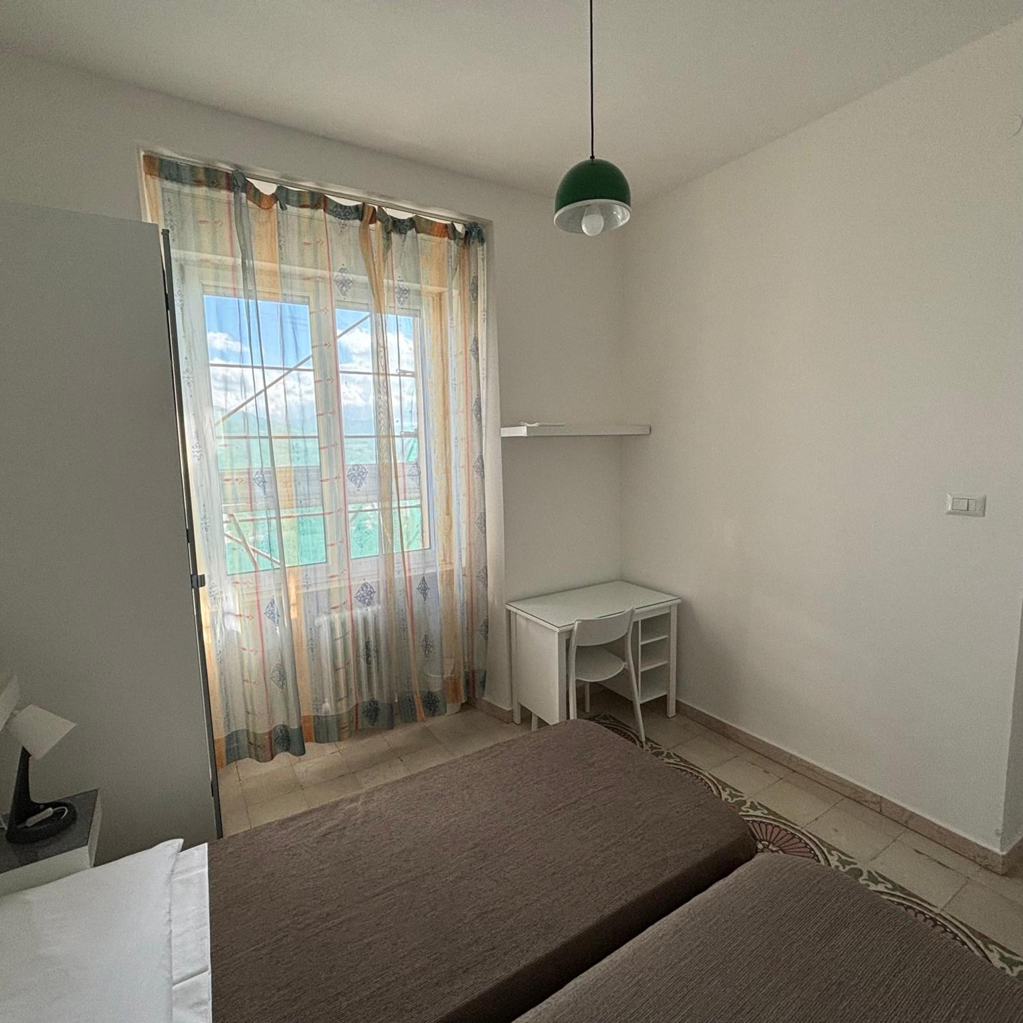 Essential Room & Parking In Centro Citta Con Parcheggio Privato E Wifi 波坦察 外观 照片