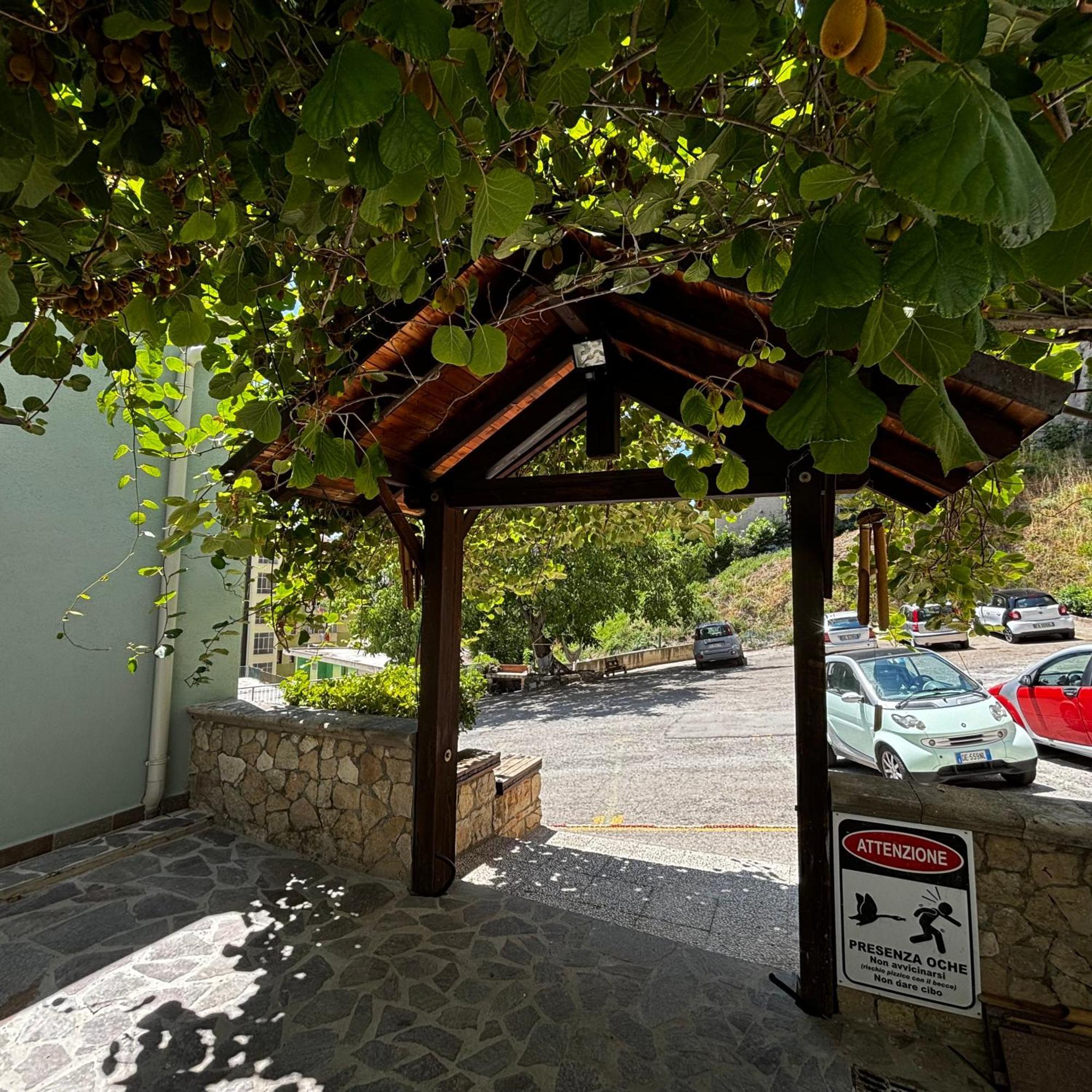 Essential Room & Parking In Centro Citta Con Parcheggio Privato E Wifi 波坦察 外观 照片